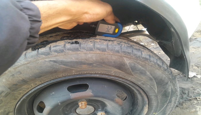 2017 Datsun Redi Go T (O), Petrol, Manual, 1,21,162 km, tyre