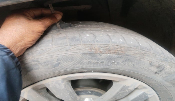 2017 Maruti Vitara Brezza ZDI, Diesel, Manual, 1,54,571 km, tyre