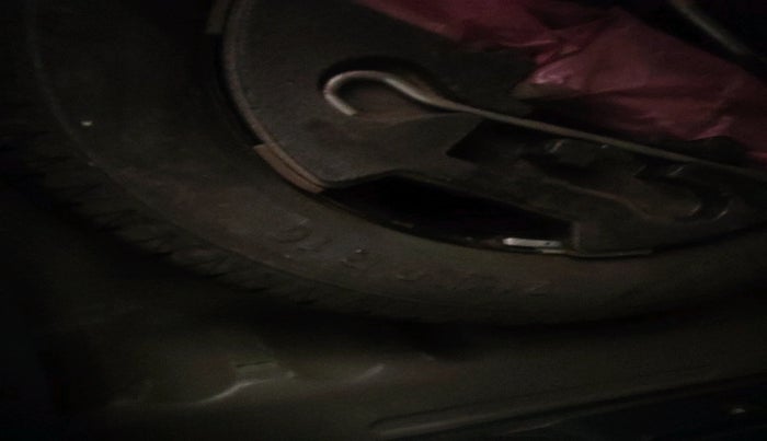 2017 Maruti Vitara Brezza ZDI, Diesel, Manual, 1,54,571 km, tyre