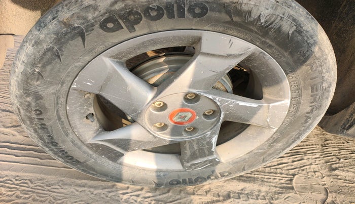 2015 Renault Duster 85 PS RXL DIESEL, Diesel, Manual, 1,74,080 km, tyre