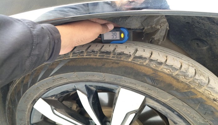 2019 MG HECTOR SHARP 2.0 DIESEL, Diesel, Manual, 1,01,289 km, tyre