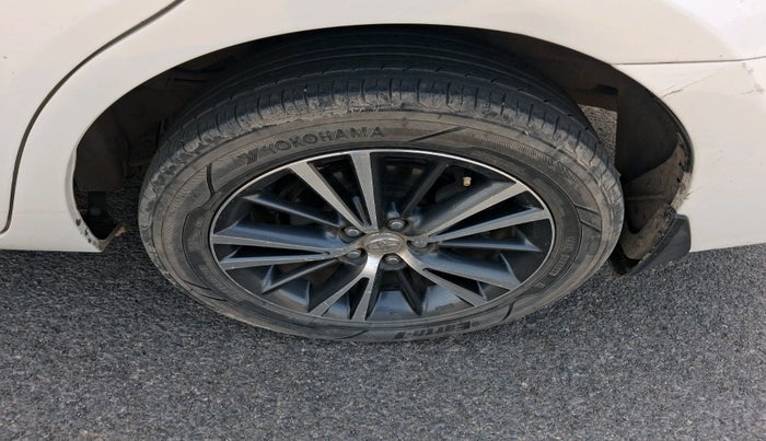 2018 Toyota Corolla Altis VL CVT PETROL, Petrol, Automatic, 1,24,541 km, tyre