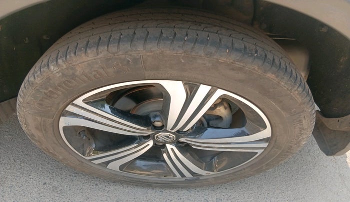 2022 MG ASTOR SAVVY 1.5 CVT S RED, Petrol, Automatic, 30,460 km, tyre