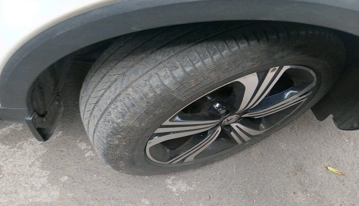 2022 MG ASTOR SAVVY 1.5 CVT S RED, Petrol, Automatic, 30,460 km, tyre