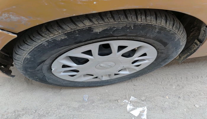 2017 Ford New Figo BASE 1.2 PETROL, Petrol, Manual, 96,747 km, tyre