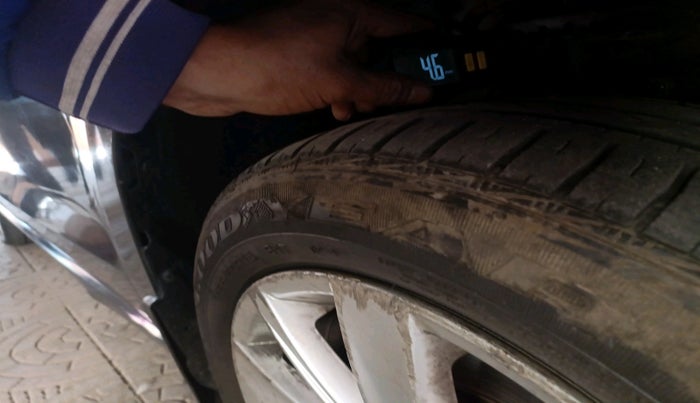 2017 Volkswagen Vento HIGHLINE PETROL AT, Petrol, Automatic, 48,977 km, tyre