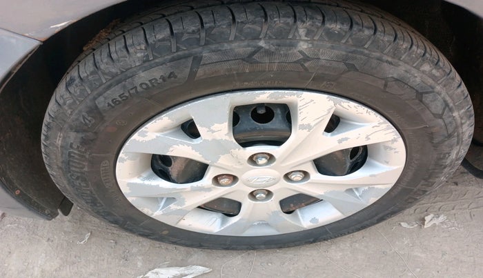 2014 Hyundai Grand i10 SPORTZ 1.1 CRDI, Diesel, Manual, 1,38,646 km, tyre