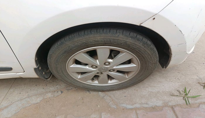 2015 Hyundai Xcent S (O) 1.2, Petrol, Manual, 1,67,168 km, tyre