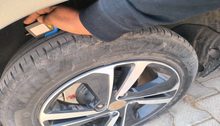 2023 Tata ALTROZ XZ PETROL, Petrol, Manual, 25,562 km, tyre