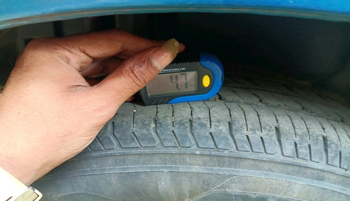 2013 Maruti Swift Dzire VXI, Petrol, Manual, 1,08,473 km, tyre