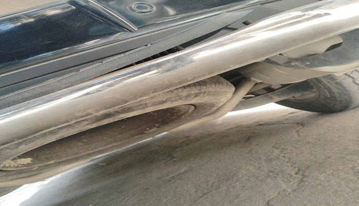 2016 Mahindra XUV500 W10 1.99, Diesel, Manual, 1,01,197 km, tyre