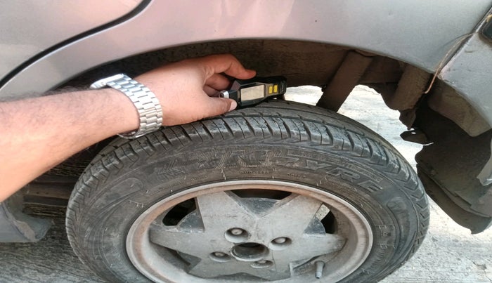 2015 Maruti Wagon R 1.0 LXI CNG, Petrol, Manual, 1,20,476 km, tyre