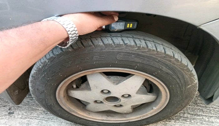 2015 Maruti Wagon R 1.0 LXI CNG, Petrol, Manual, 1,20,476 km, tyre