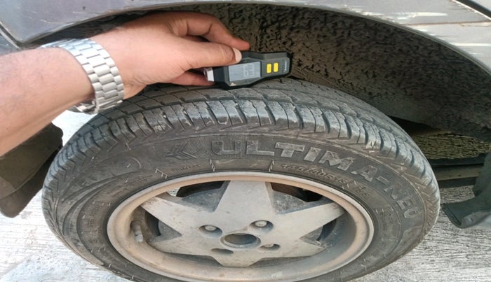 2015 Maruti Wagon R 1.0 LXI CNG, Petrol, Manual, 1,20,476 km, tyre