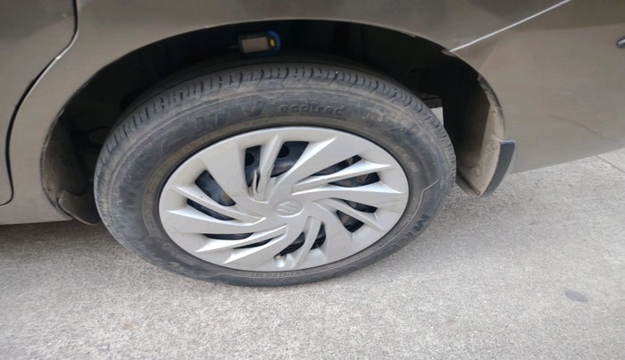 2022 Maruti Ertiga VXI CNG, Petrol, Manual, 1,11,501 km, tyre