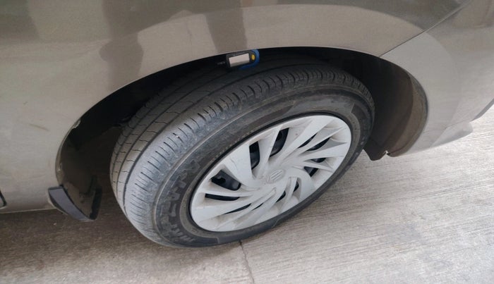 2022 Maruti Ertiga VXI CNG, Petrol, Manual, 1,11,501 km, tyre