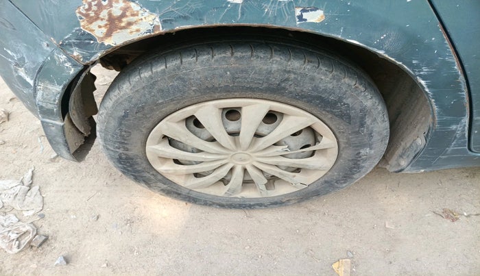 2011 Maruti Swift VXI, Petrol, Manual, 1,04,719 km, tyre