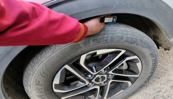 2023 KIA CARENS LUXURY PLUS 1.5 DIESEL AT 7 STR, Diesel, Automatic, 57,192 km, tyre