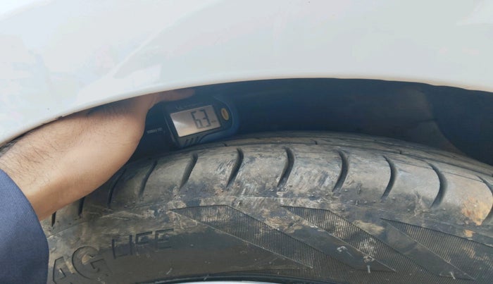 2015 Hyundai Xcent BASE 1.1, Diesel, Manual, 1,26,150 km, tyre