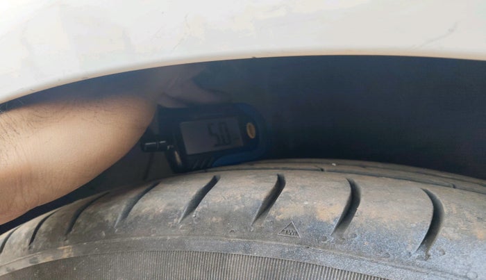 2015 Hyundai Xcent BASE 1.1, Diesel, Manual, 1,26,150 km, tyre