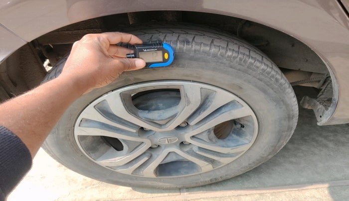 2019 Tata Tiago XZA PETROL, Petrol, Automatic, 43,477 km, tyre