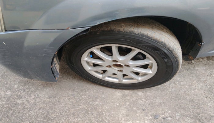 2012 Mahindra Verito 1.5 D2, Diesel, Manual, 1,48,618 km, tyre