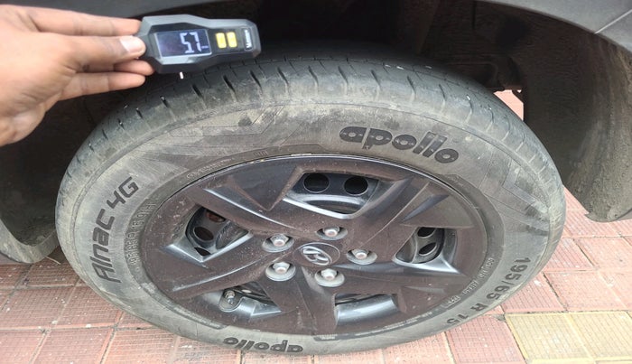 2023 Hyundai VENUE SX 1.2 PETROL, Petrol, Manual, 13,574 km, tyre