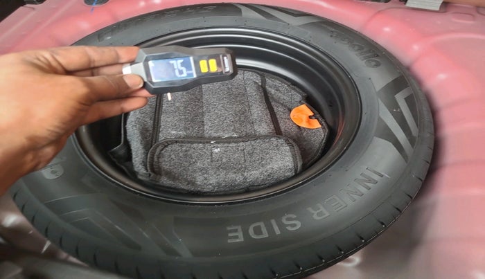 2023 Hyundai VENUE SX 1.2 PETROL, Petrol, Manual, 13,574 km, tyre