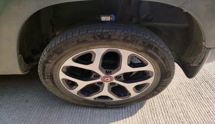 2021 Renault Duster RXZ 1.3 TURBO PETROL CVT, Petrol, Automatic, 30,909 km, tyre