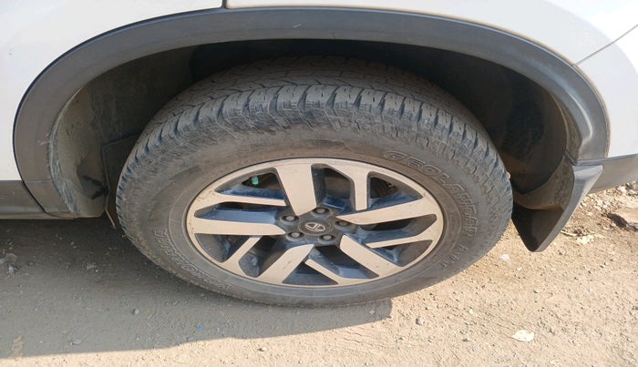 2021 Tata Harrier XZA PLUS 2.0L, Diesel, Automatic, 94,881 km, tyre