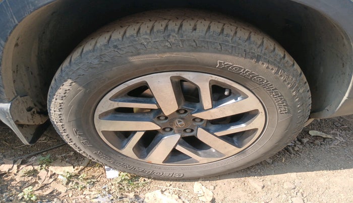 2021 Tata Harrier XZA PLUS 2.0L, Diesel, Automatic, 94,881 km, tyre