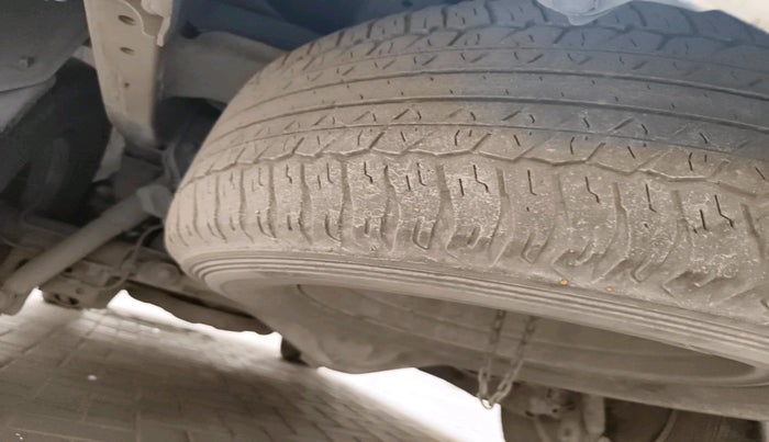 2014 Toyota Fortuner 3.0 4X2 MT, Diesel, Manual, 98,641 km, tyre