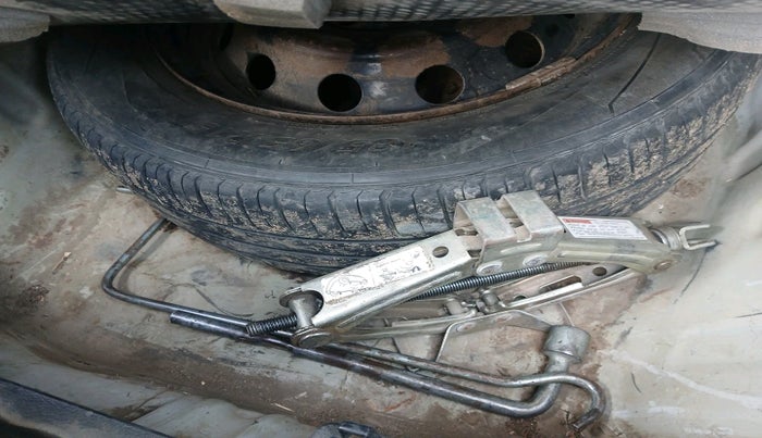 2016 Maruti Ciaz ZXI, Petrol, Manual, 1,75,309 km, tyre