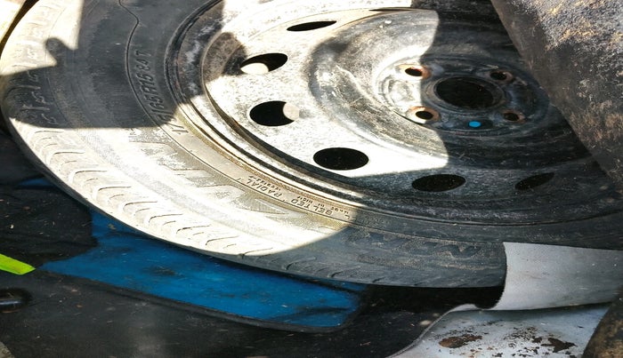 2015 Hyundai Verna FLUIDIC 1.6 CRDI SX, Diesel, Manual, 1,30,166 km, tyre