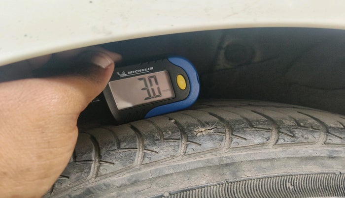 2017 Hyundai Xcent E+, Petrol, Manual, 55,295 km, tyre