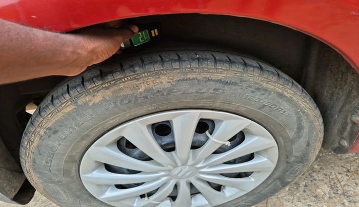 2011 Maruti Swift VXI ABS, Petrol, Manual, 99,415 km, tyre