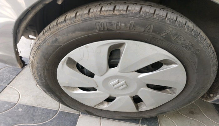 2017 Maruti Celerio VXI AMT (O), Petrol, Automatic, 1,22,219 km, tyre