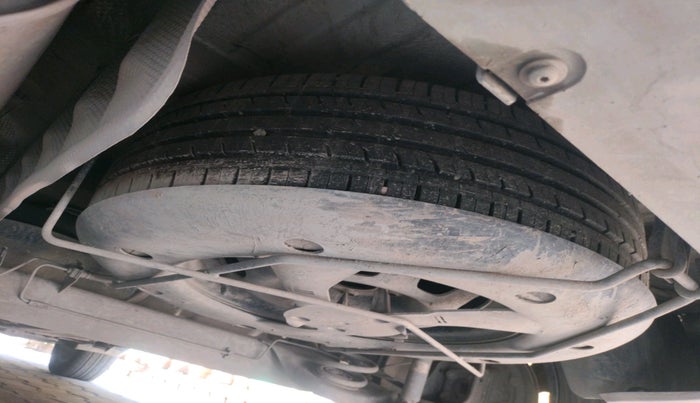 2017 Renault Captur RXT DIESEL DUAL TONE, Diesel, Manual, 1,00,658 km, tyre