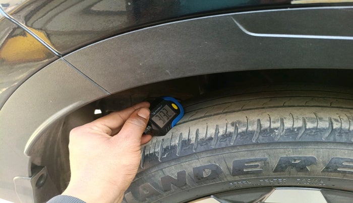 2023 Hyundai VENUE SX 1.5 CRDI, Diesel, Manual, 38,389 km, tyre