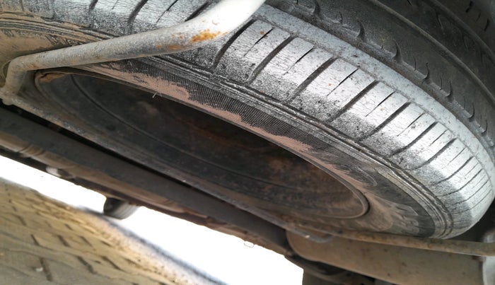 2015 Maruti Ertiga VXI, Petrol, Manual, 37,757 km, tyre