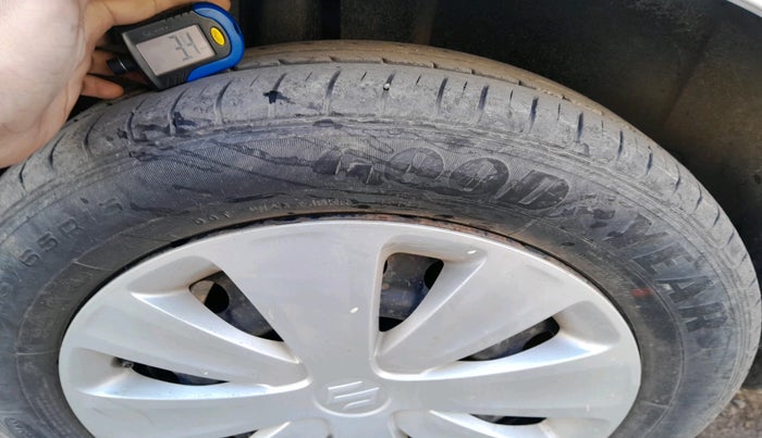 2015 Maruti Ertiga VXI, Petrol, Manual, 37,757 km, tyre