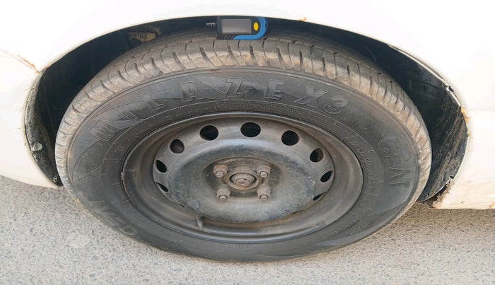 2012 Chevrolet Sail UVA 1.3 LS, Diesel, Manual, 1,39,918 km, tyre