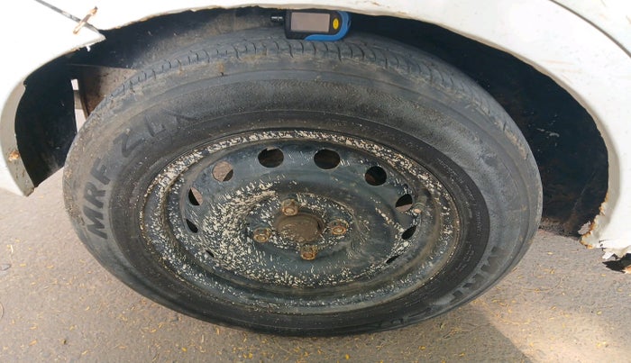 2012 Chevrolet Sail UVA 1.3 LS, Diesel, Manual, 1,39,918 km, tyre