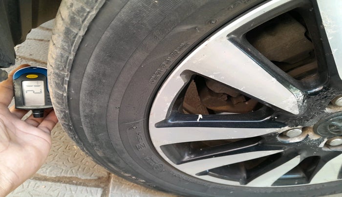 2012 Toyota Etios Liva GD, Diesel, Manual, 1,10,472 km, tyre