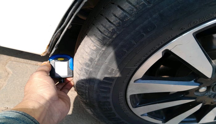 2012 Toyota Etios Liva GD, Diesel, Manual, 1,10,472 km, tyre