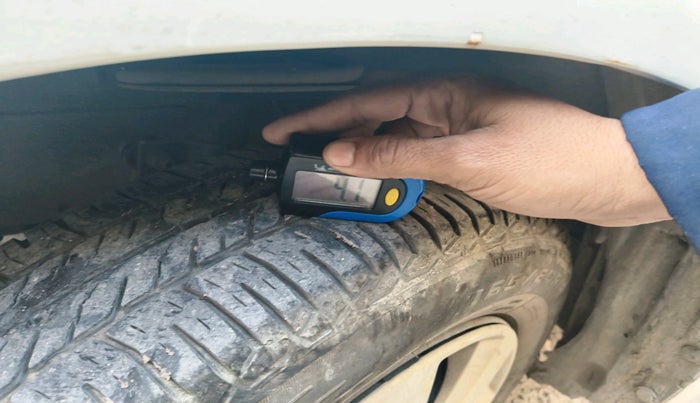 2011 Maruti Swift Dzire VXI, Petrol, Manual, 75,953 km, tyre