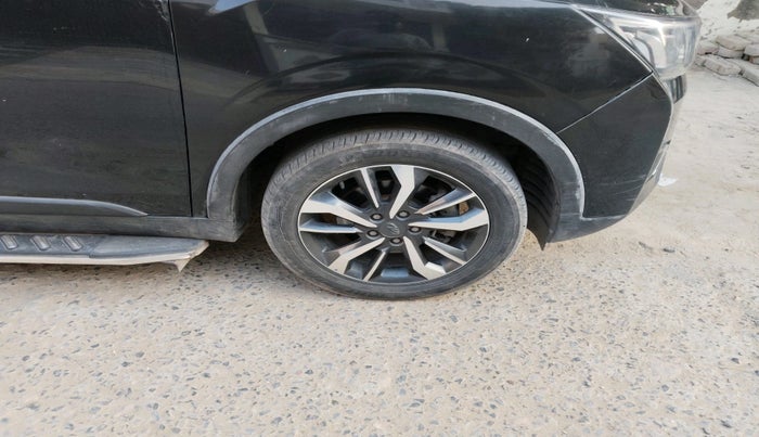 2021 Mahindra XUV300 W8 (O) 1.2 PETROL, Petrol, Manual, 36,279 km, tyre