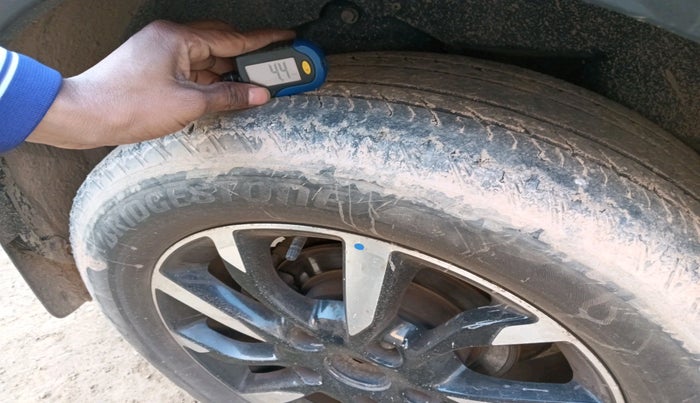 2019 Mahindra XUV500 W11, Diesel, Manual, 52,672 km, tyre