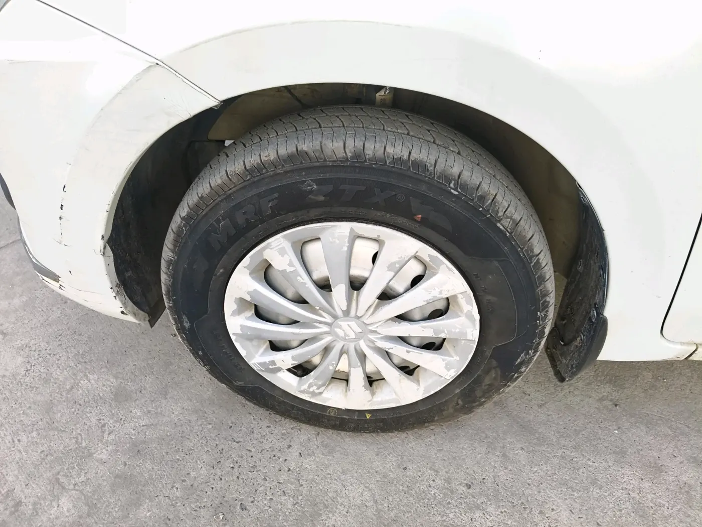 2019 Maruti Dzire LXI, Petrol, Manual, 78,880 km, tyre