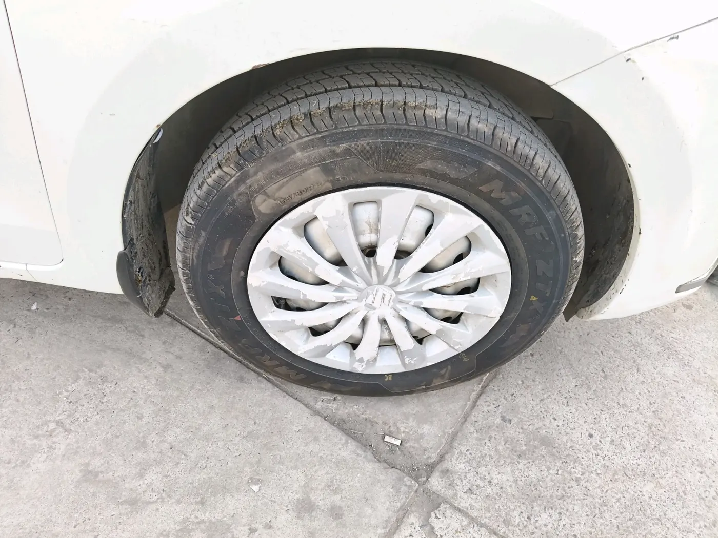 2019 Maruti Dzire LXI, Petrol, Manual, 78,880 km, tyre